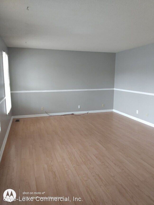 Building Photo - 3 br, 2.5 bath House - 345 Grassland Drive