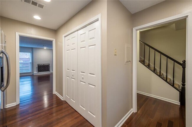 Foto del edificio - 605 Wedgewood Dr