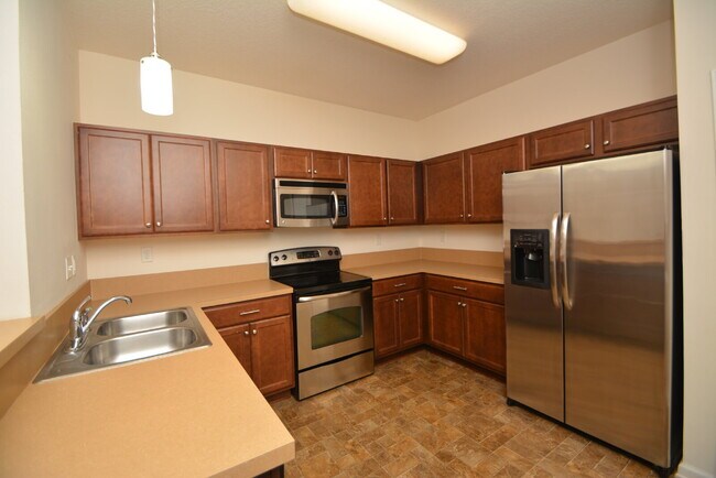 Building Photo - "Charming 3-Bedroom Condo Haven in St. Aug...