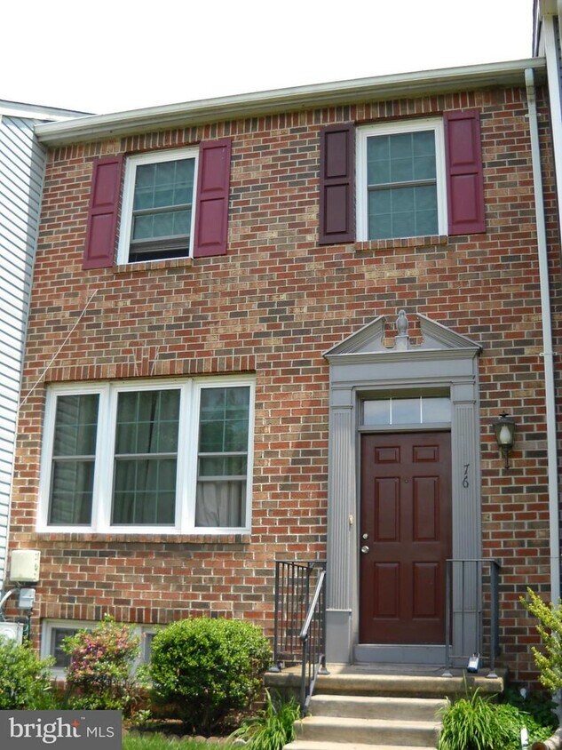 Primary Photo - 476 Watson Ct
