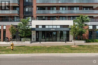 Building Photo - 2550-2550 Simcoe St N