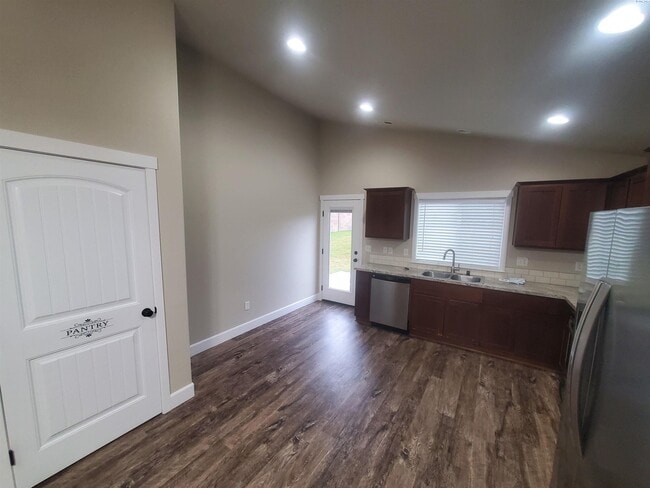 Building Photo - FOR RENT SAGECREST