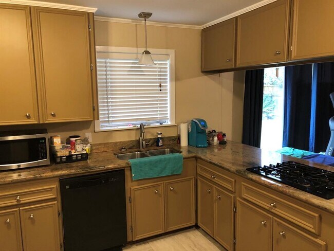 Foto del edificio - 4506 Kingfisher Dr
