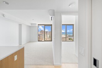 Building Photo - 1388 Kapiolani Blvd