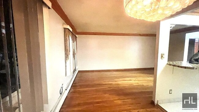 Building Photo - 466 Berriman St