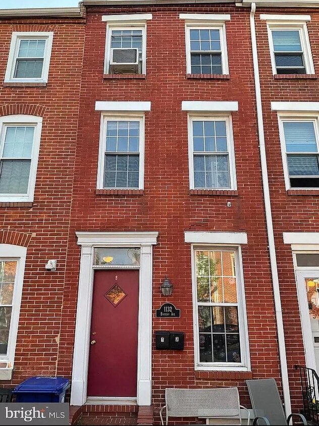 Primary Photo - 1132 Battery Ave