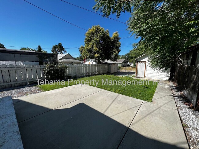 Building Photo - 3 bed 2 bath home in mid town Red Bluff.