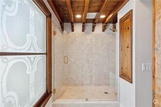 Building Photo - 2801 Pebble Dr