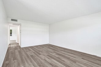 Building Photo - 57 Dorset Dr