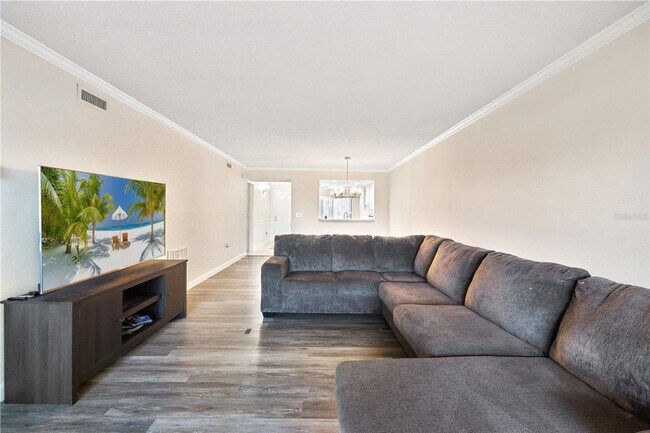 Foto del edificio - 6211 Timberlake Dr