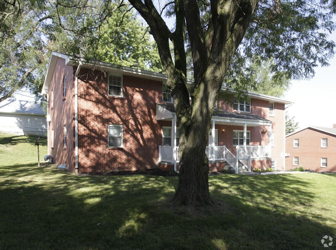 Building Photo - 3024 S 107th Ave