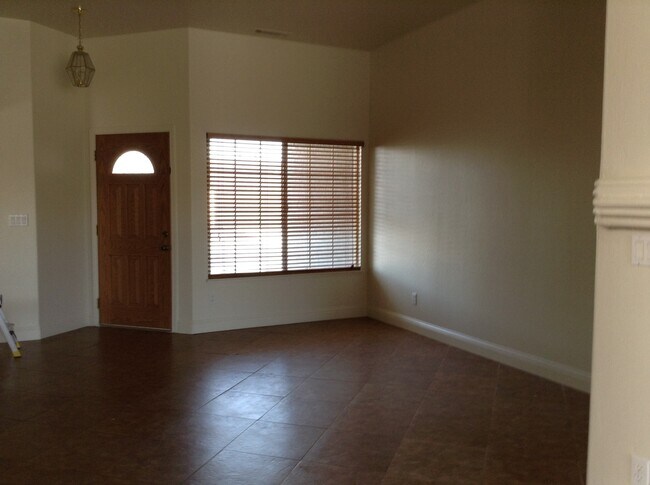 Building Photo - Darling 3 bedroom in Wingfield Springs