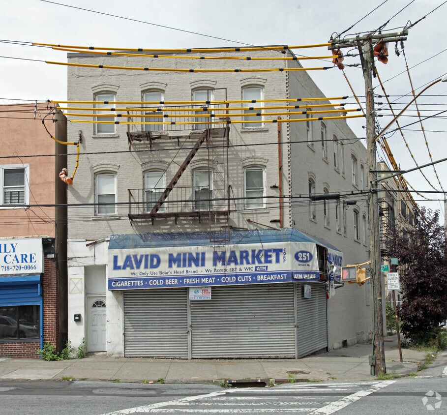 Primary Photo - 251 Broad St
