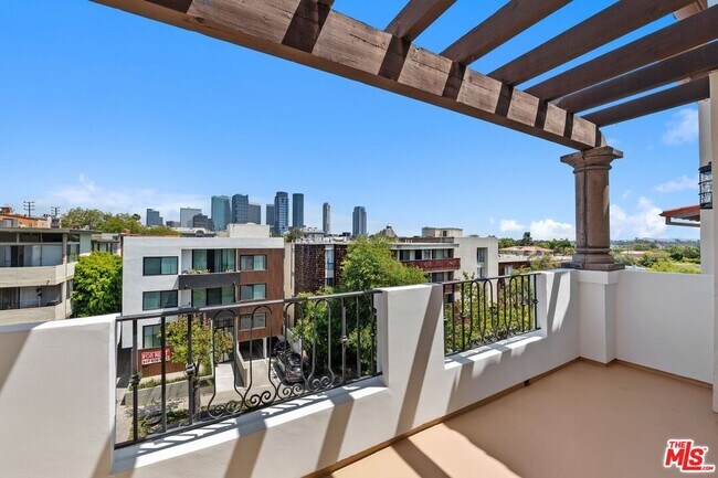 Foto del edificio - 1821 Fairburn Ave