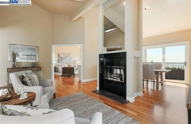 Foto del edificio - 1838 Grand View Dr