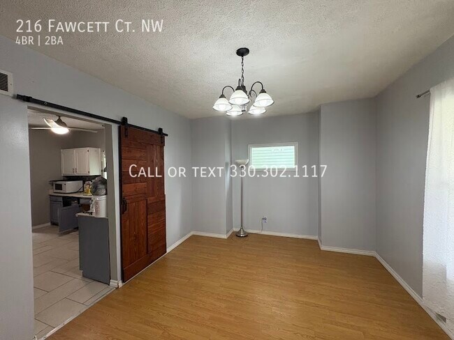Foto del edificio - 216 Fawcett Ct NW