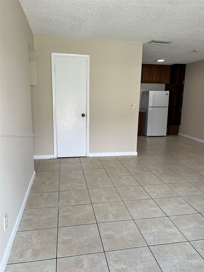 Foto del edificio - 5205 NW 23rd St