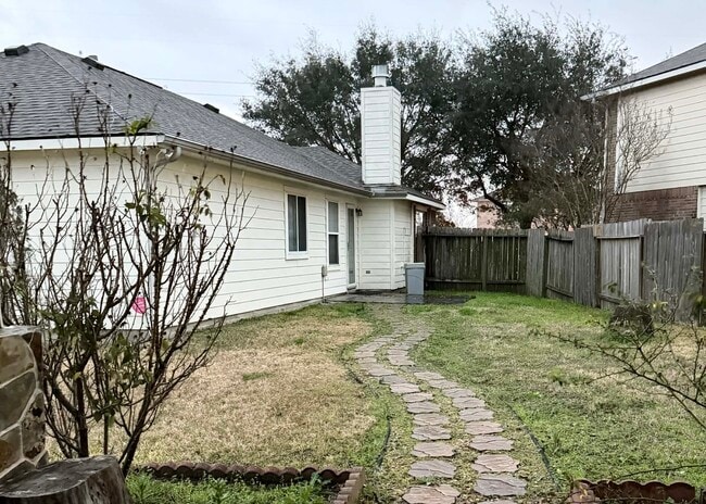 Building Photo - 11015 WARATH Oak Ct