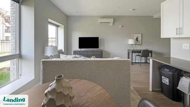 Building Photo - 5040 Linbar Dr