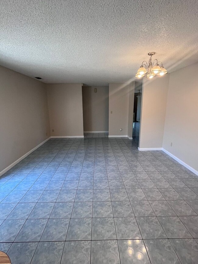 Foto del edificio - NICE UPDATED HOME IN SACRAMENTO!!