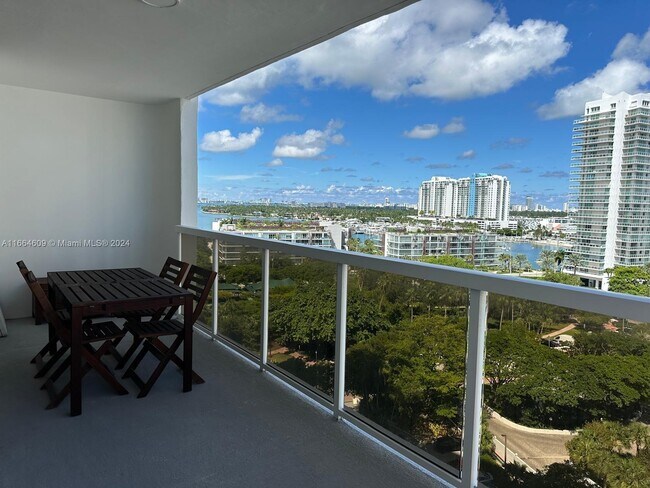 Foto del edificio - 9 Island Ave