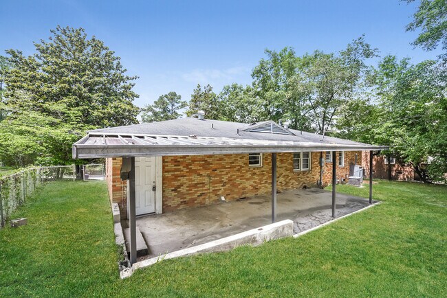 Foto del edificio - 4010 Pine Cone Dr