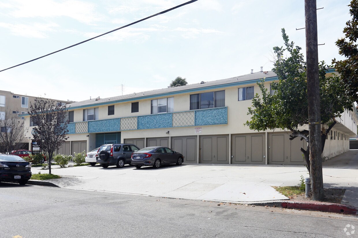 Clarington Capri 3747 Clarington Ave Los Angeles, CA Apartments for
