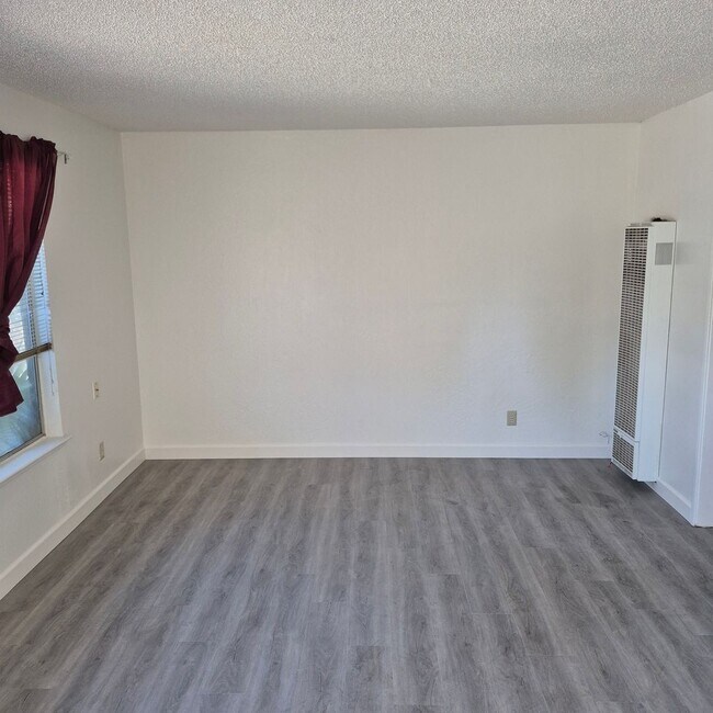Building Photo - 2301 Ramon Dr
