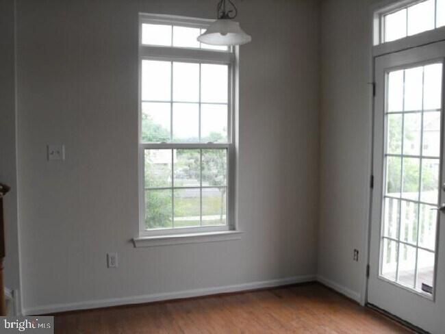 Building Photo - 500 S Greenberry Ln