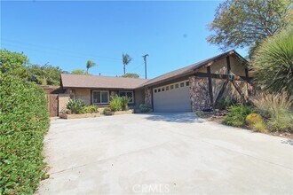 Building Photo - 711 Hacienda Dr