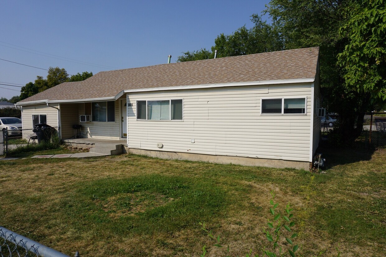 Foto principal - 3036 S W Temple St