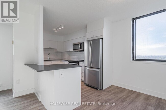 Building Photo - 120-120 Torresdale Ave
