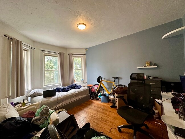 Building Photo - 4 Litchfield St