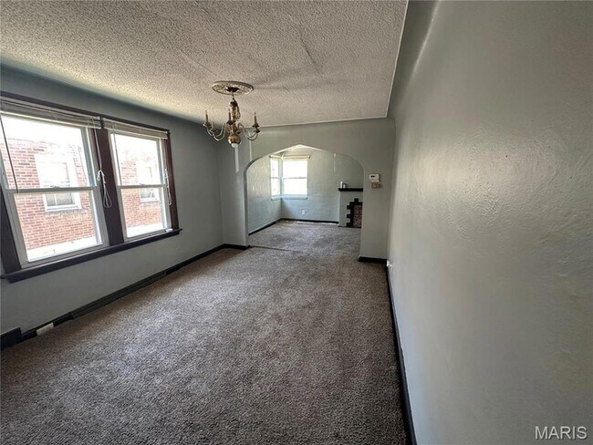 Foto del edificio - 6832 Raymond Ave