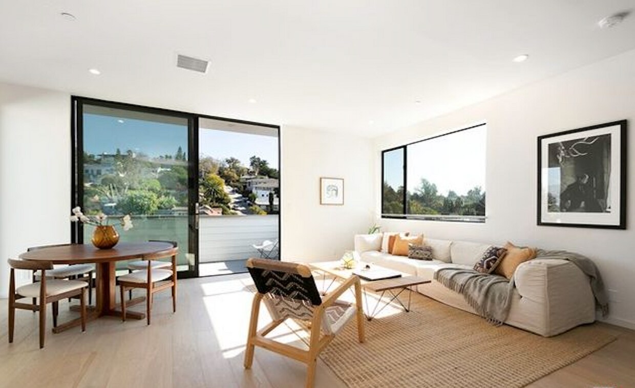 Foto principal - 2221 Jerome Way