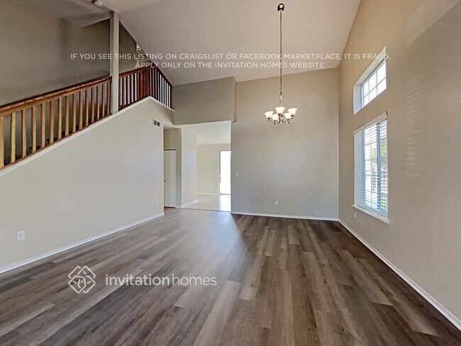 Foto del edificio - 8433 Falcon View Dr