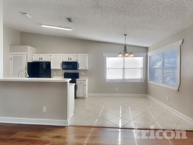Building Photo - 344 Dijon Dr S
