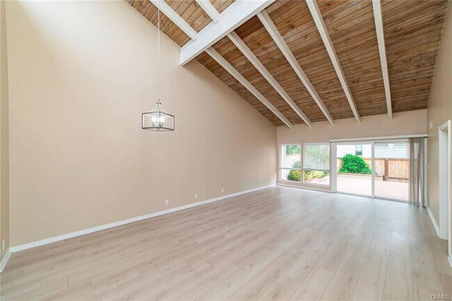 Foto del edificio - 4436 Sandburg Way