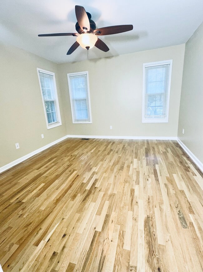 Foto del edificio - 5030 Laurel Bridge Dr SE