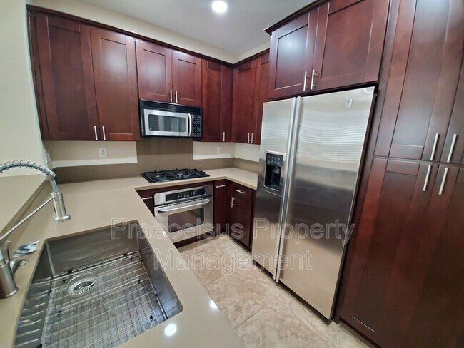Foto del edificio - 2175 Condor Dr