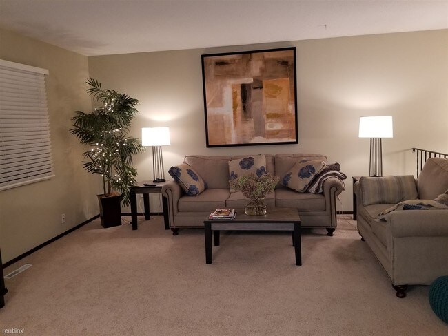 Foto del edificio - 3 br, 3 bath Townhome - 9611 Ensign Circle