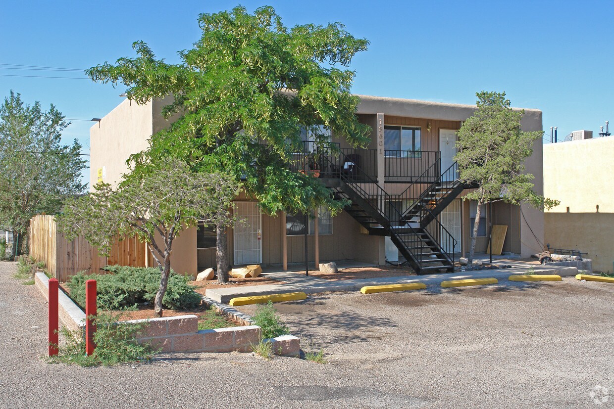 Foto del edificio - 13501-13505 Copper Ave NE