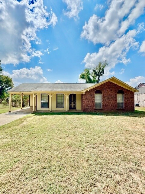 Building Photo - 1217 Western Park Dr