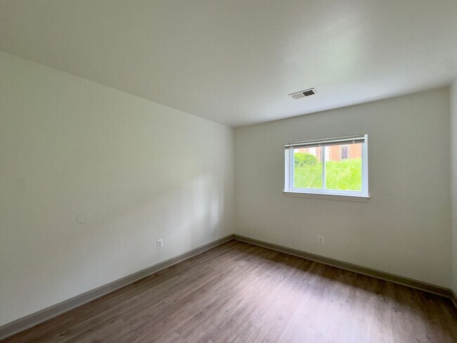 Foto del edificio - 3500 Beech Ave