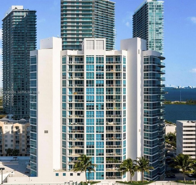 Foto del edificio - 480 NE 30th St