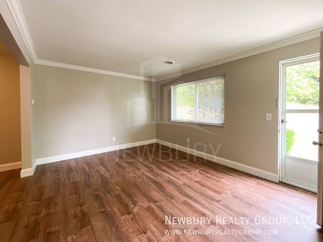 Building Photo - Quaint 1 Bedroom Ranch Style Apartment wit...