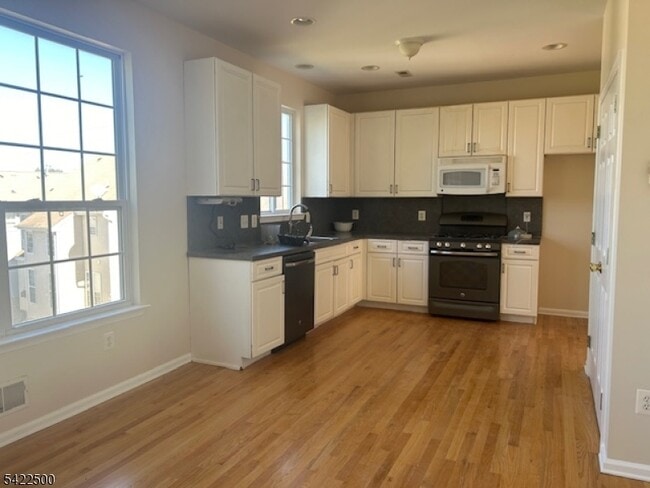 Foto del edificio - 209 Winding Hill Dr