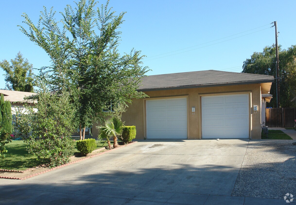 Building Photo - 207-209 Bendorf Dr