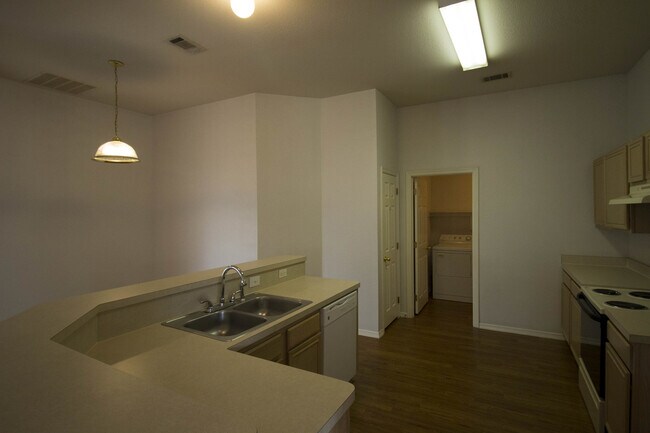 Foto del edificio - 5208 Whiting Way
