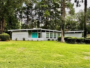 Building Photo - 3202 Cluny Dr